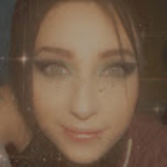 Meet your Posher, Ivy - Picture 1 of 1